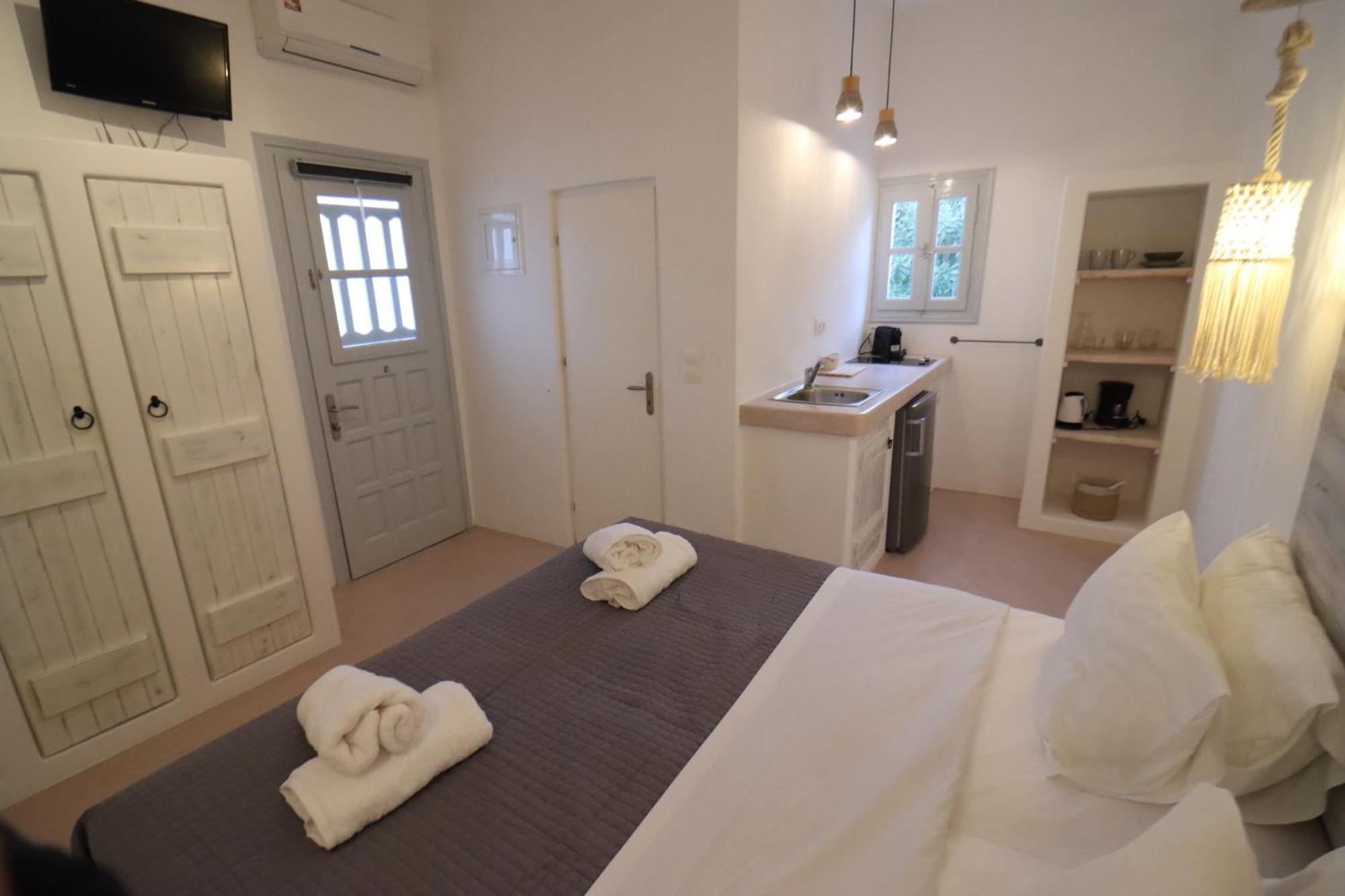 Flisvos Beach Studios Naxos City Bagian luar foto